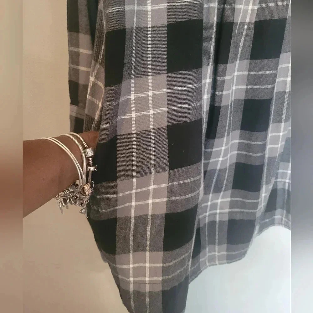 BEACH LUNCH LOUNGE women's black gray white plaid flannel pop over shirt dress L - Picture 5 of 10